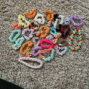 I’m selling rubber band bracelets. I hope you enjoy them